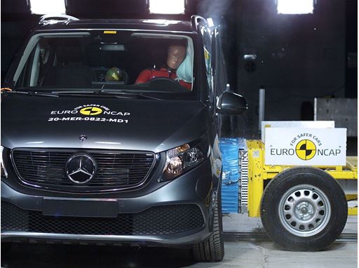 Mercedes-Benz EQV - Side crash test 2014