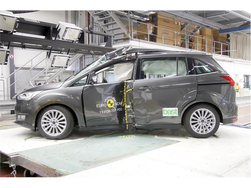 Euro Ncap Newsroom Ford Grand C Max Pole Crash Test 17 After Crash