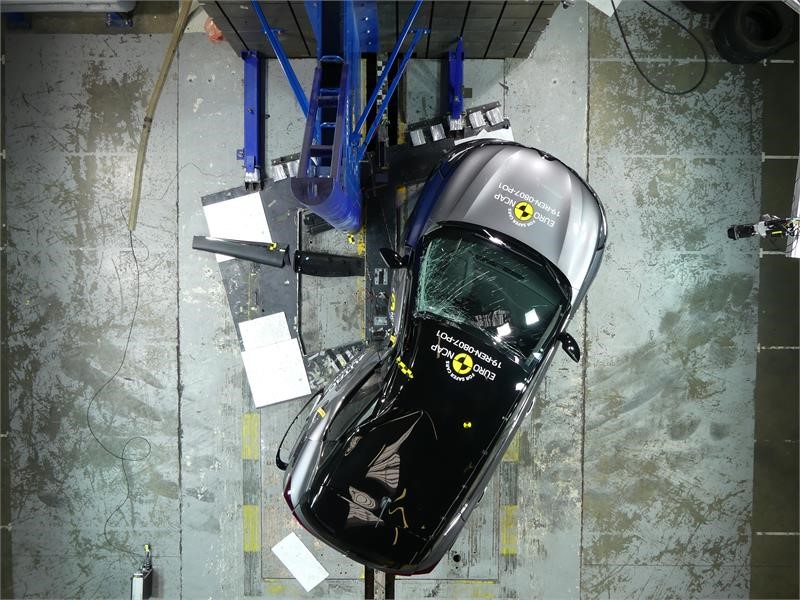 Renault captur crash test