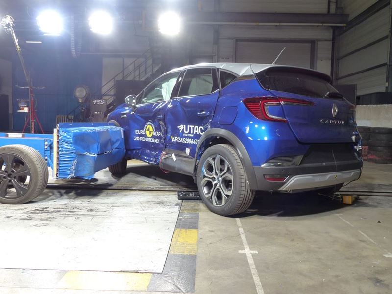 Renault captur crash test