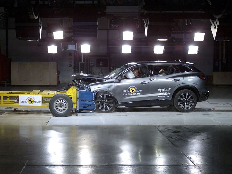 Renault Austral - Mobile Progressive Deformable Barrier test 2022