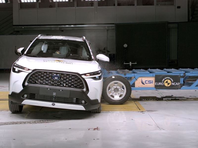 Euro NCAP Newsroom : Toyota Corolla Cross - Side Mobile Barrier test 2022