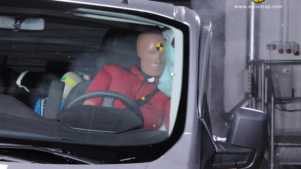 Ford Transit Custom Side crash test 2012