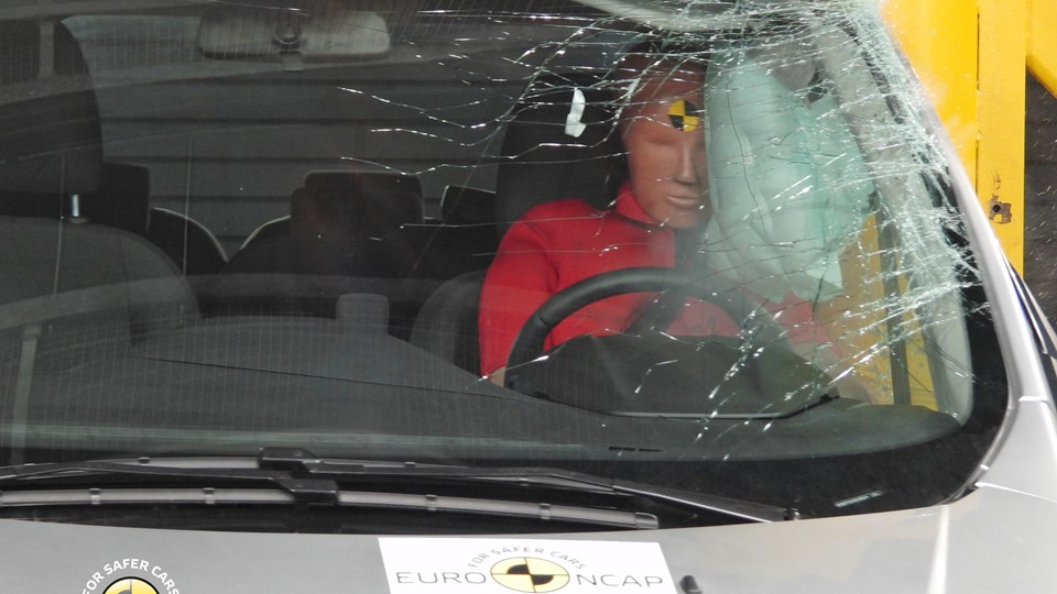 Ford Transit Custom Pole crash test 2012