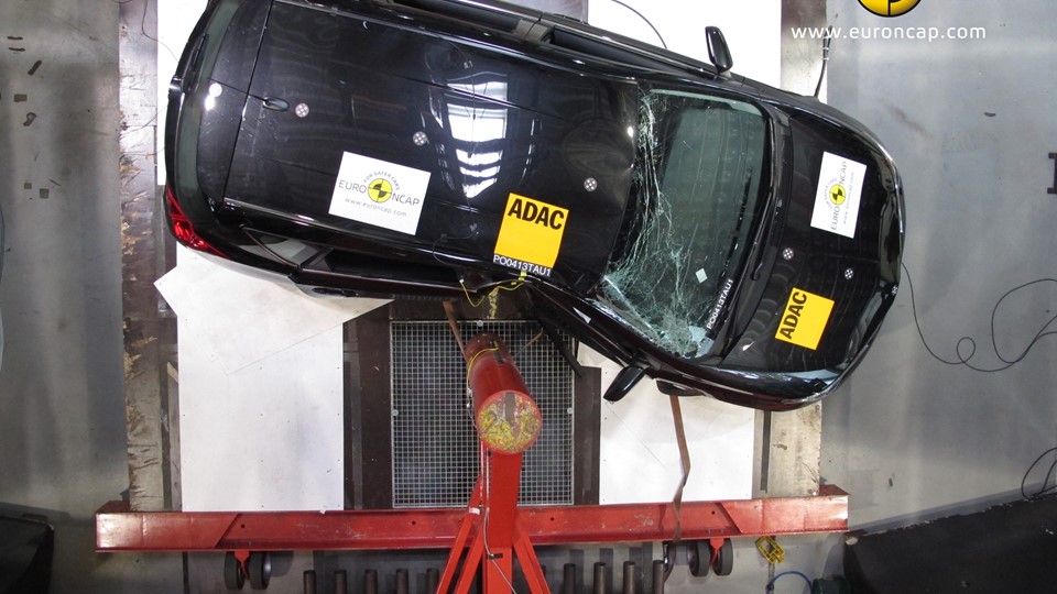 Toyota  Auris - Pole crash test 2013 - after crash