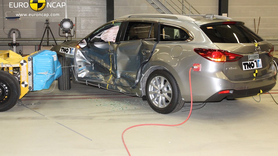 Mazda 6 -Side test 2013 - after crash