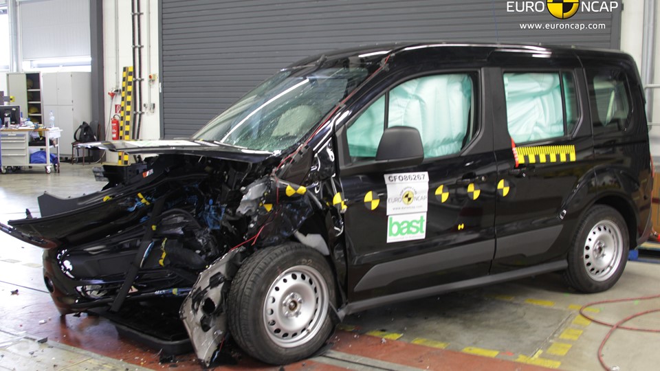 Ford Tourneo Connect - Frontal crash test 2013 - after crash