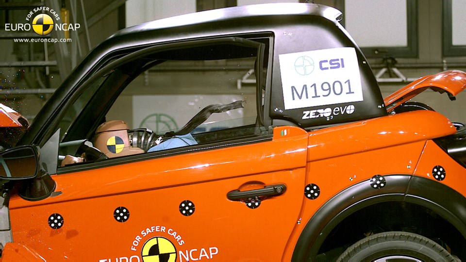 Tazzari ZERO  - Frontal crash test 2014