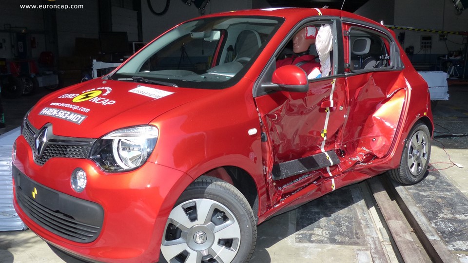 Renault Twingo  - Side crash test 2014 - After Crash