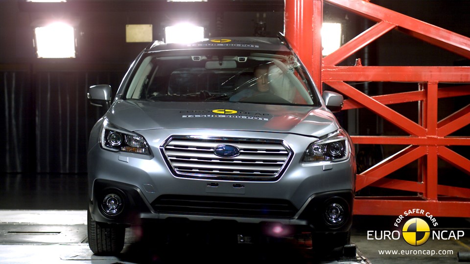 Subaru Outback - Pole crash test 2014