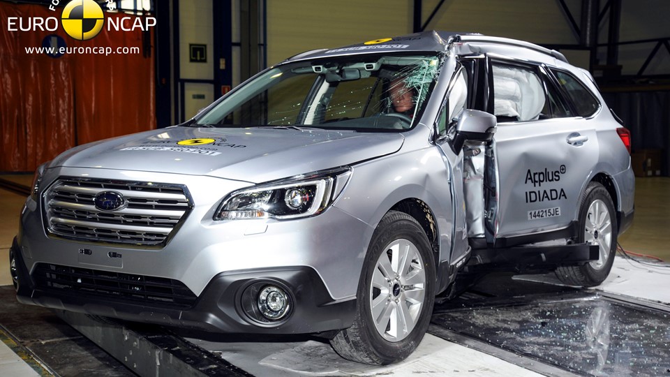 Subaru Outback  - Pole crash test 2014 - after crash