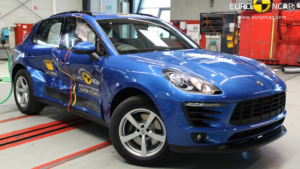 Porsche Macan  - Side crash test 2014