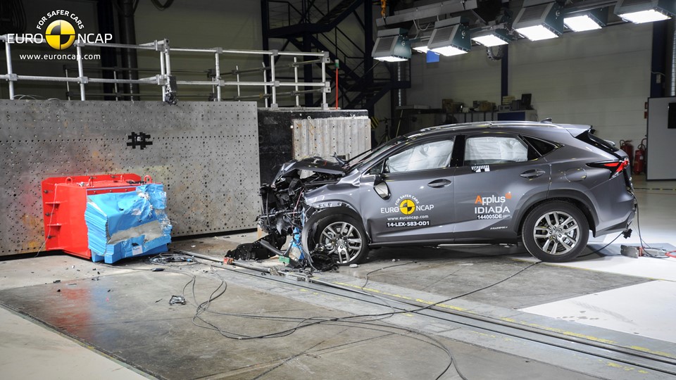 Lexus NX - Frontal crash test 2014 - after crash