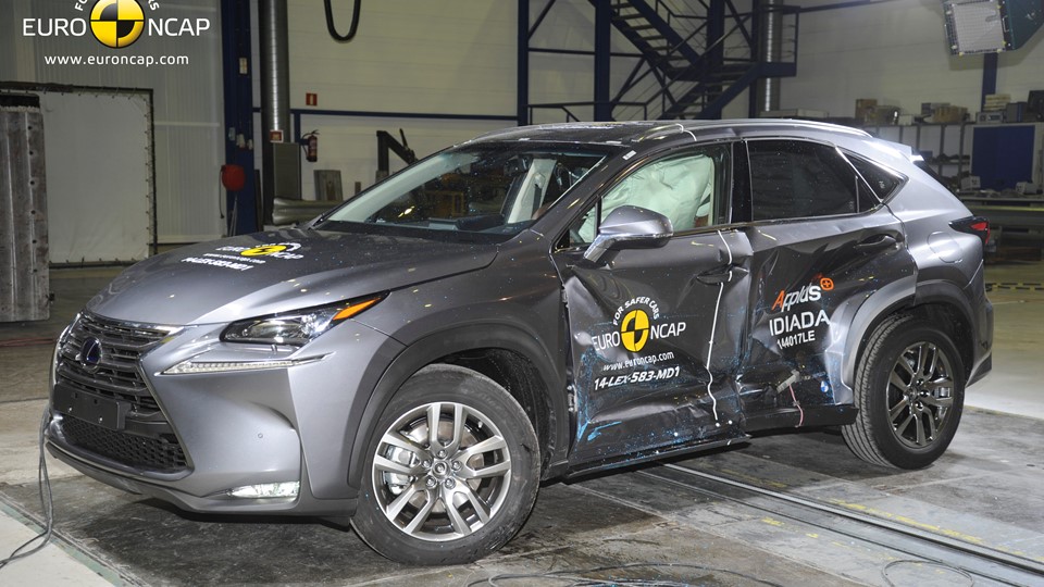 Lexus NX  - Side crash test 2014
