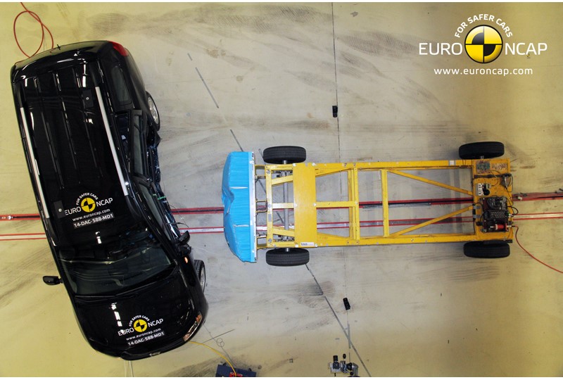 Dacia Logan MCV  - Side crash test 2014