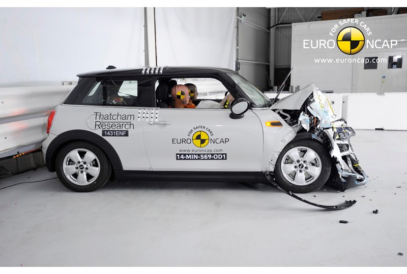 MINI Cooper - Frontal crash test 2014 - after crash