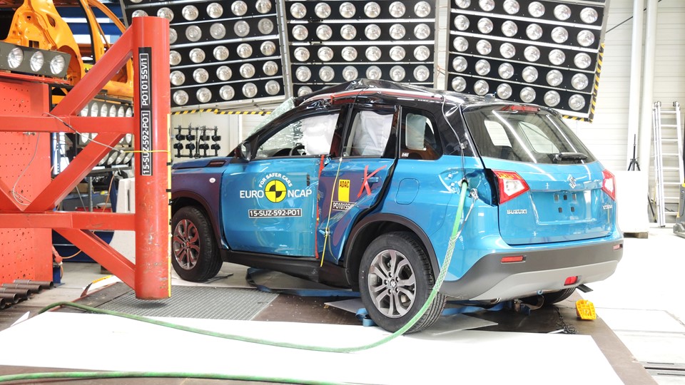 Suzuki Vitara - Pole crash test 2015 - after crash