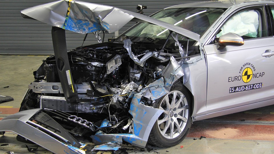 Audi A4 - Frontal Offset Impact test 2015 - after crash