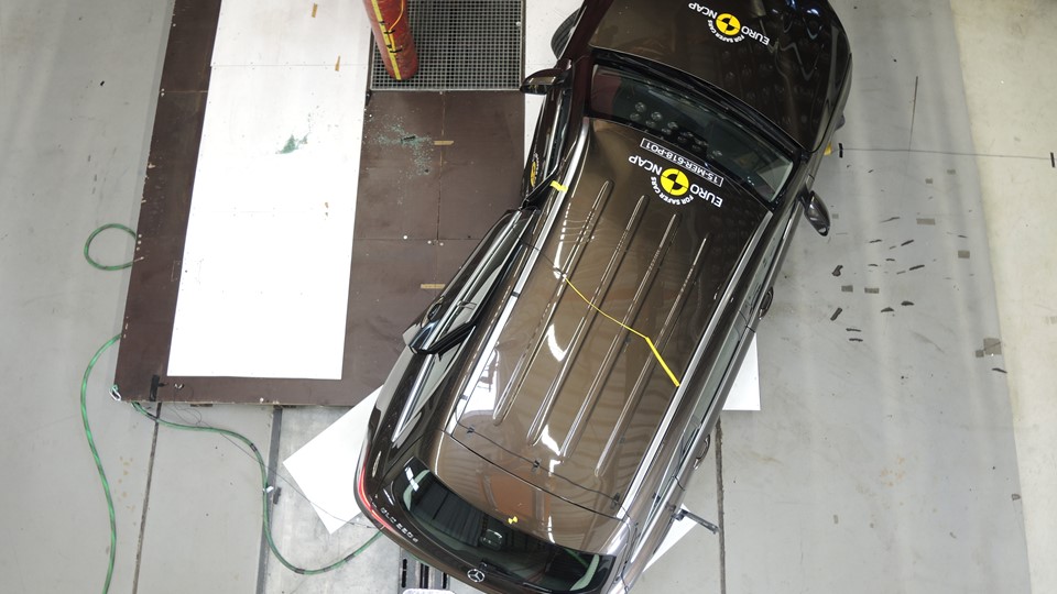 Mercedes-Benz GLC  - Pole crash test 2015 - after crash