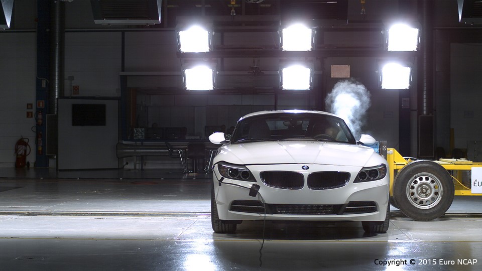 BMW Z4 - Side crash test 2015