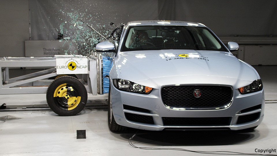 Jaguar XE  - Side crash test 2015