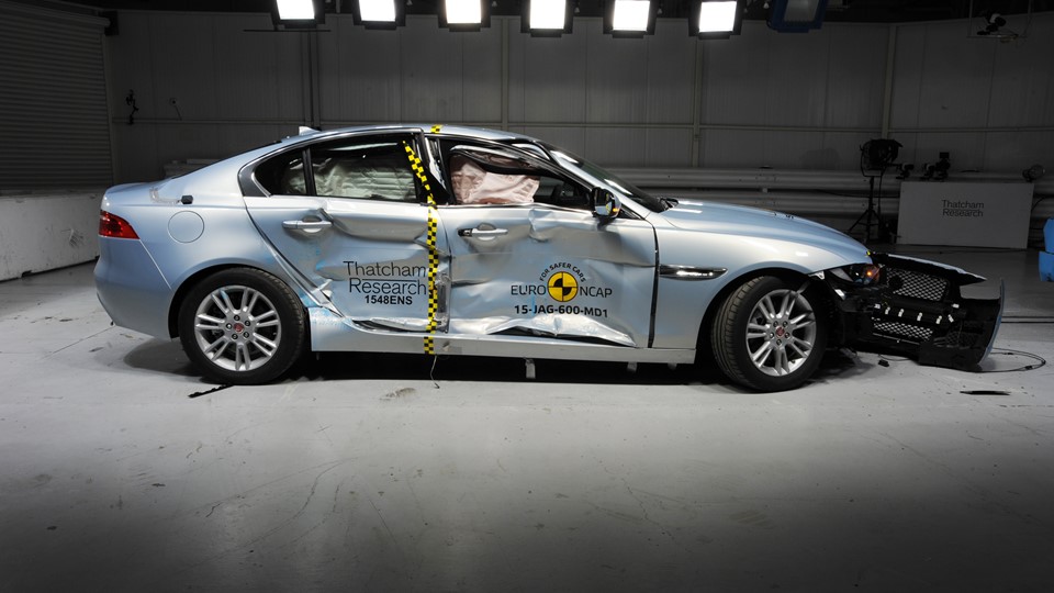 Jaguar XE  - Side crash test 2015 - after crash