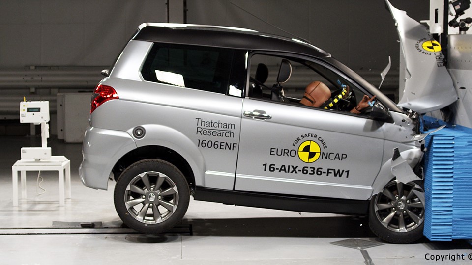 Aixam Crossover GTR Frontal crash test 2016