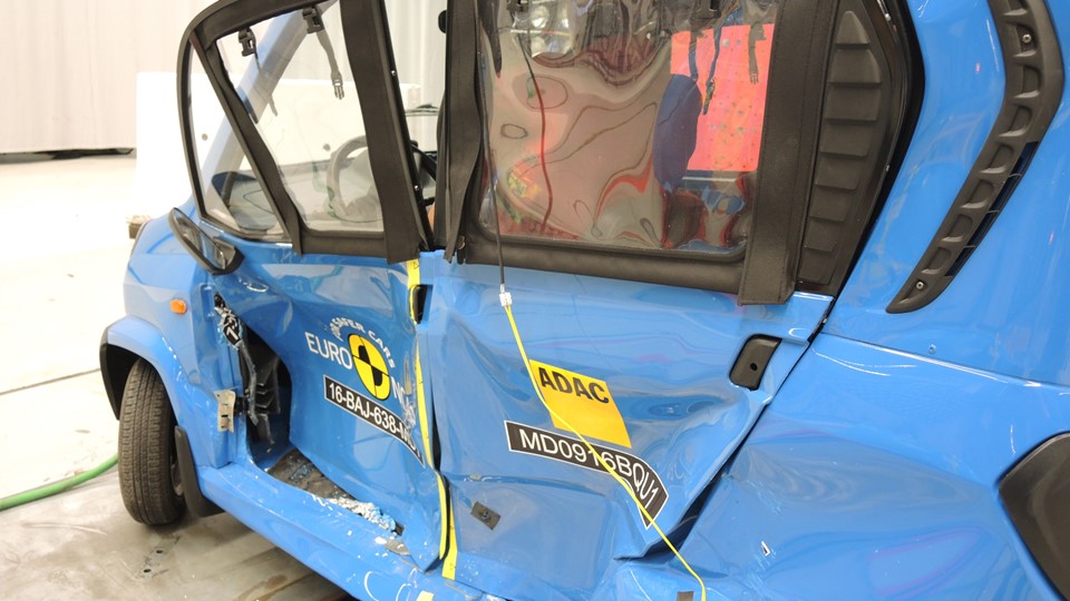 Bajaj Qute Side crash test 2016 - after crash