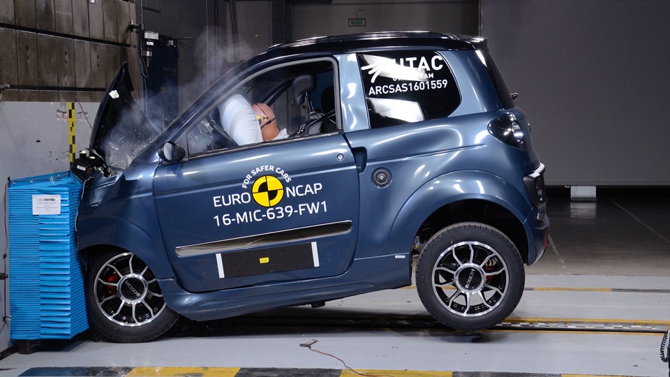Microcar M.GO Family Frontal crash test 2016