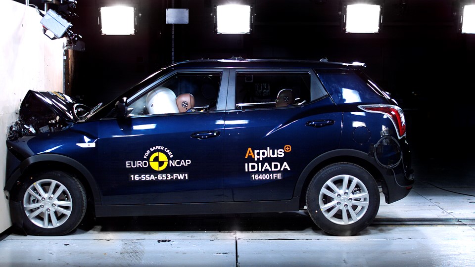 SsangYong Tivoli - Frontal Full Width test 2016