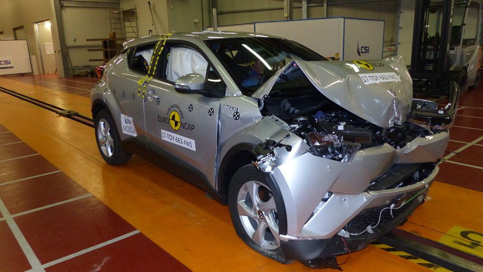 Toyta C-HR - Frontal Full Width test 2017 - after crash
