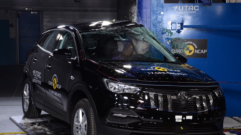 Opel/Vauxhall Grandland X - Pole crash test 2017