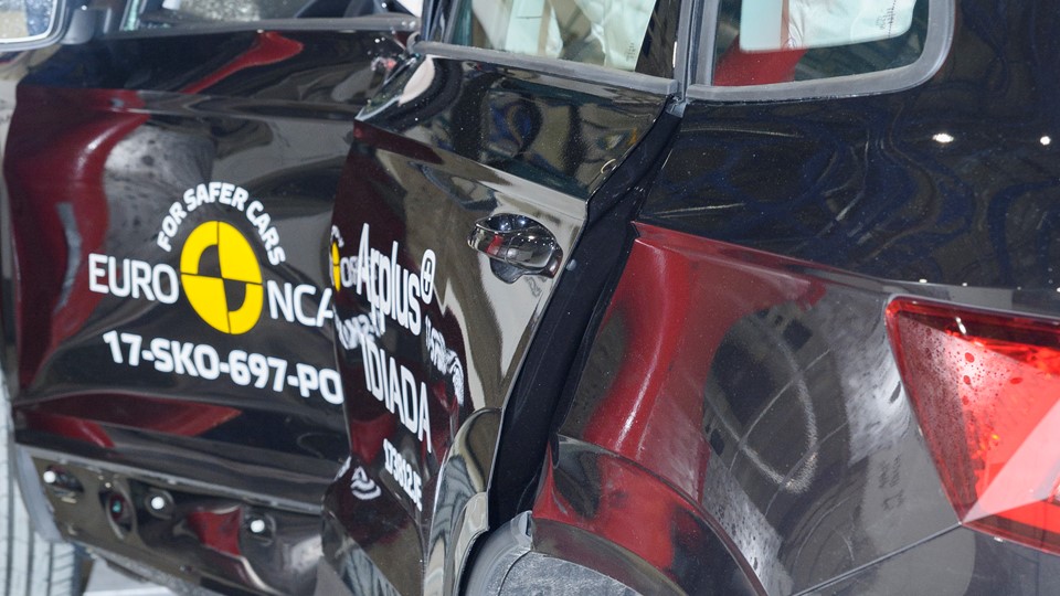 Skoda Karoq - Pole crash test 2017 - after crash