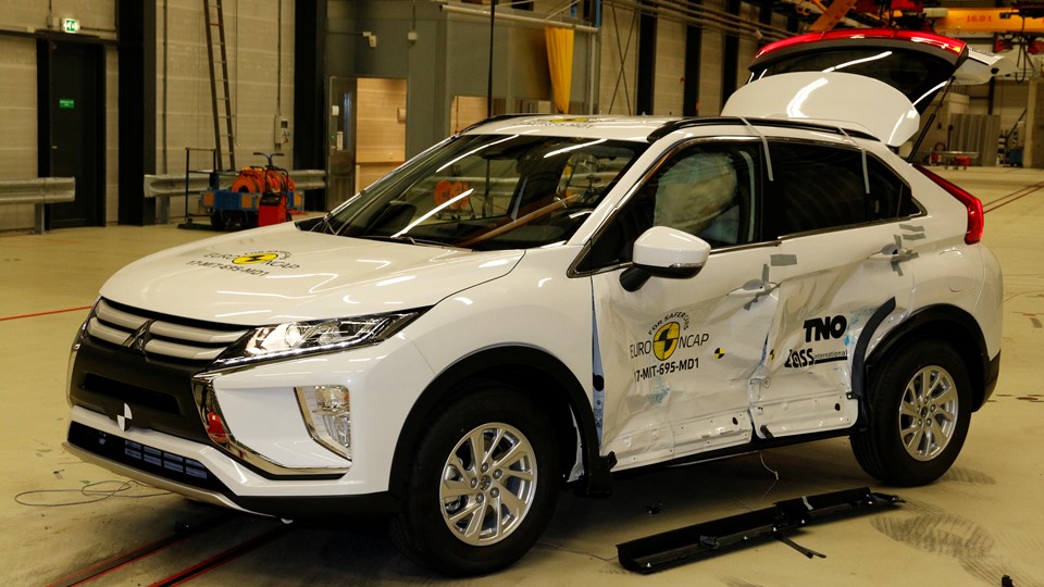 Mitsubishi Eclipse Cross - Side crash test 2017 - after crash