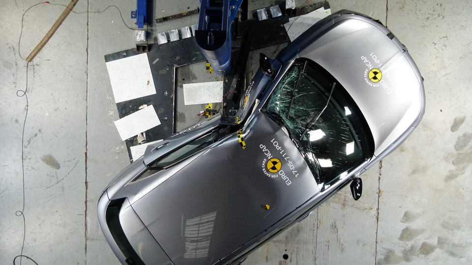 DS 7 Crossback - Pole crash test 2017 - after crash