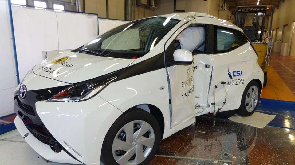 Toyota Aygo - Pole crash test 2017 - after crash