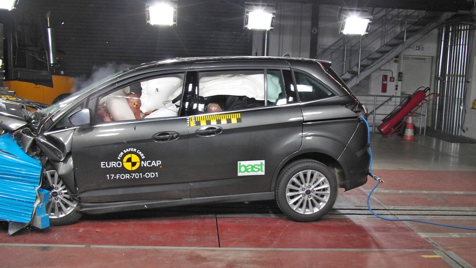Ford Grand C-MAX - Frontal Offset Impact test 2017