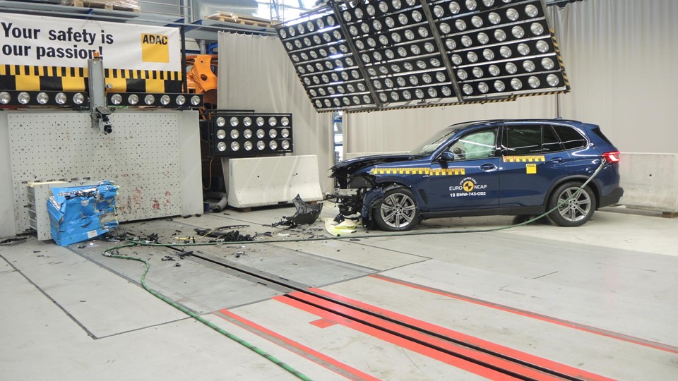 BMW X5 - Frontal Offset Impact test 2018 - after crash