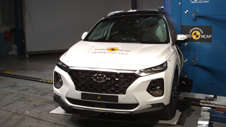 Hyundai Santa Fe - Pole crash test 2018