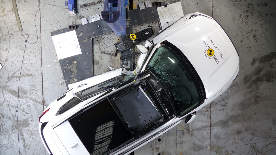 Hyundai Santa Fe - Pole crash test 2018 - after crash