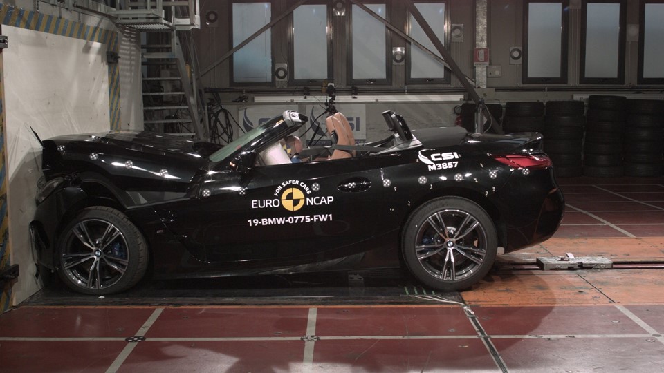 BMW Z4 - Frontal Full Width test 2019