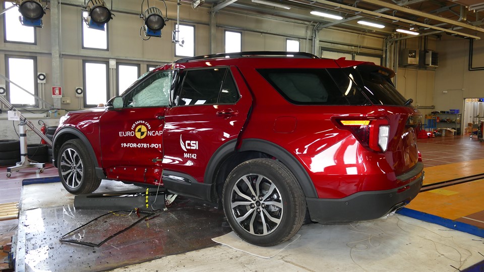 Ford Explorer - Pole crash test 2019 - after crash
