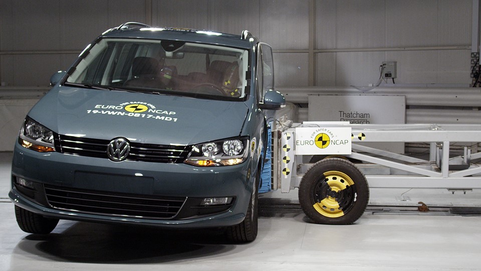 Volkswagen Sharan - Side crash test 2019