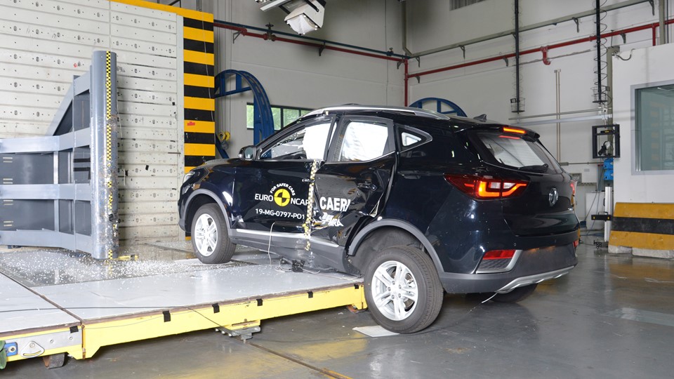 MG ZS EV - Pole crash test 2019 - after crash