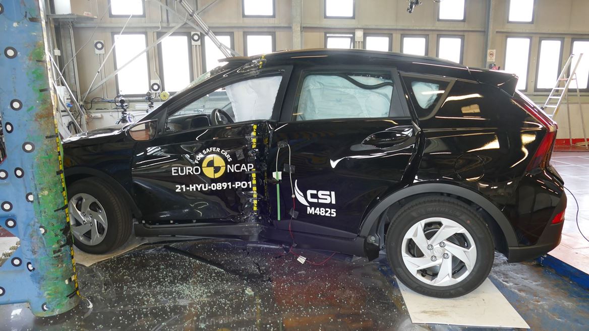 Hyundai BAYON - Side Pole test 2021 - after crash