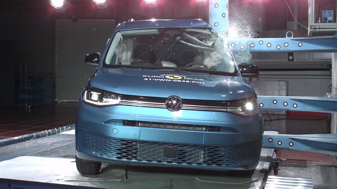 VW Caddy - Side Pole test 2021