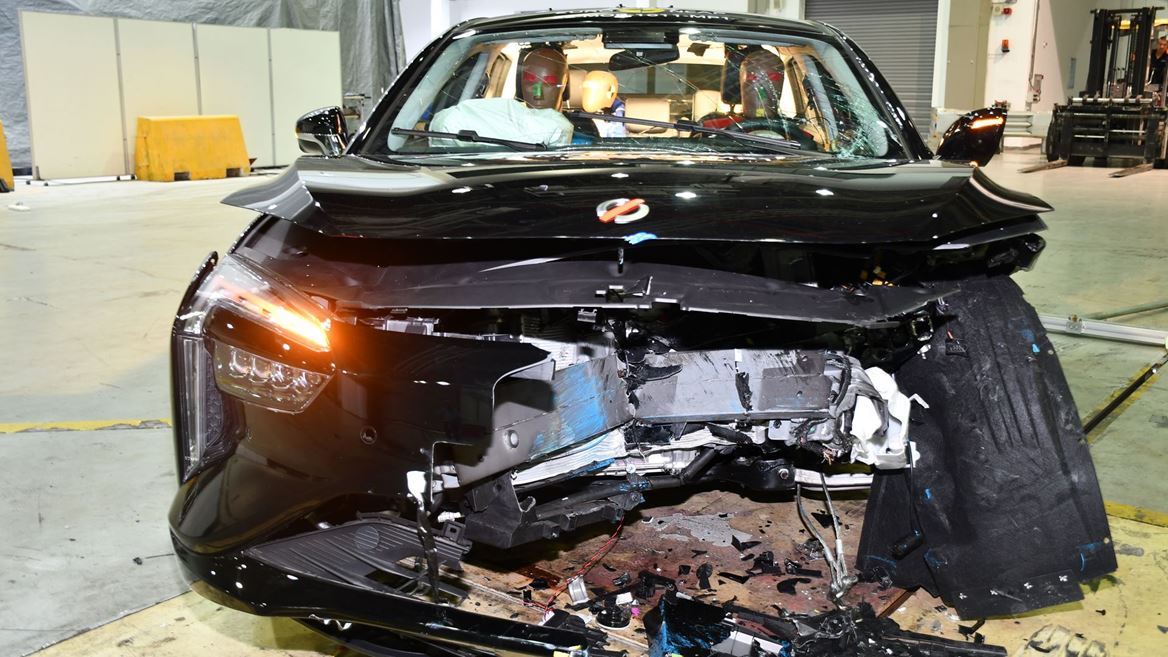 Mobilize Limo - Mobile Progressive Deformable Barrier test 2022 - after crash