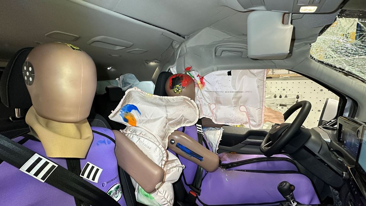 Ford Tourneo Custom Far Side impact test 2024 after crash