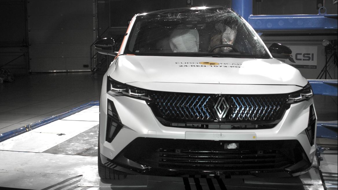 Renault Rafale Side Pole test 2022