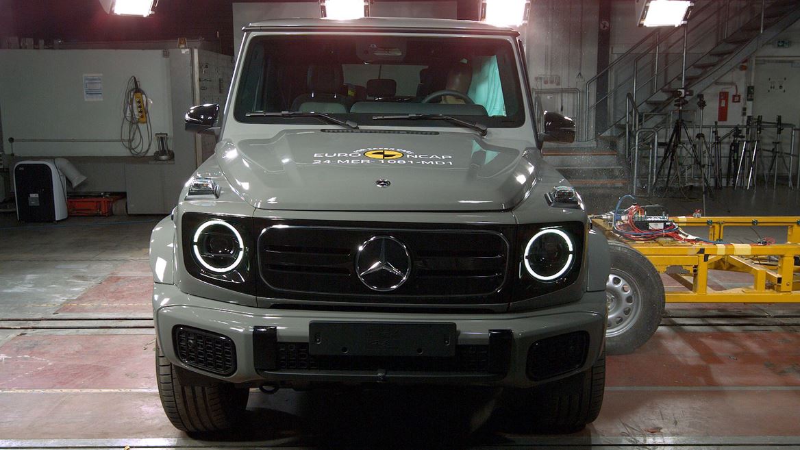 Mercedes Benz G Class EQ Side crash test 2019
